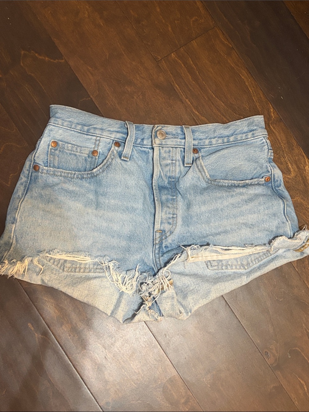 Levi’s Size 27” Medium Wash Shorts